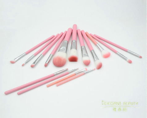 七七视频污APP无限观看能用美妆蛋清洗液洗吗？